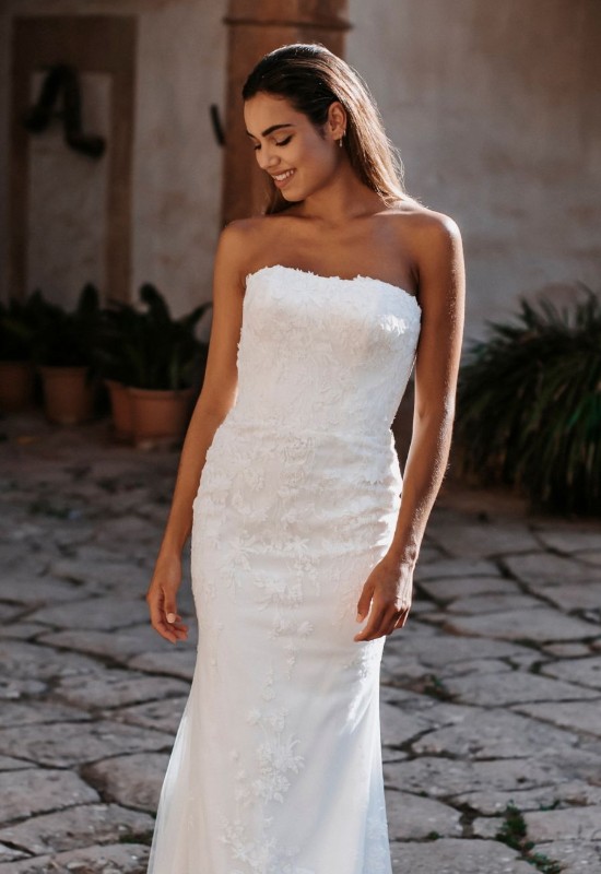 Allure Bridals Abella Style E213 Valeria Plus size wedding dress at love it at stellas bridal shop in Westminter MD